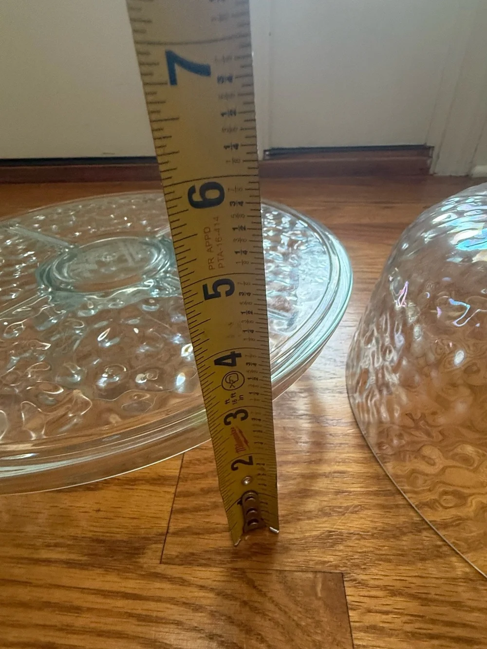 Better Homes And Gardens Clear Textured Glass Cake Dome with Knob